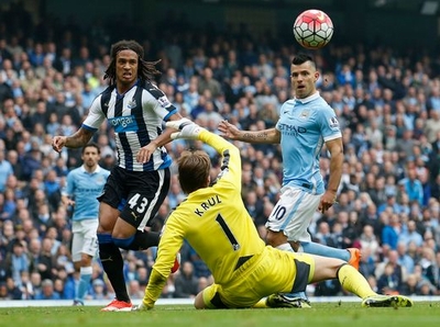 Newcastle - Man City: Chích chòe gặp thợ săn!