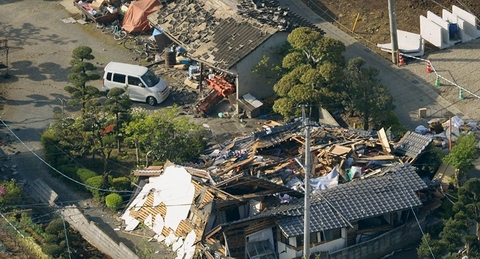Nhật Bản những ngày này đang liên tiếp phải hứng chịu các trận động đất