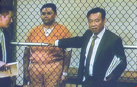Hình ảnh Minh Béo trong phiên luận tội diễn ra 15.4 vừa qua.