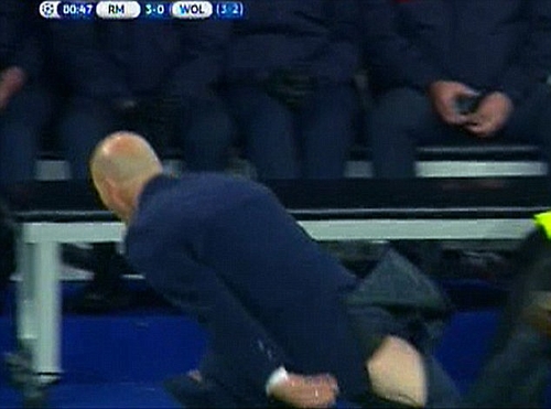Zidane từng gặp sự cố tương tự ở trận đấu với Wolfsburg
