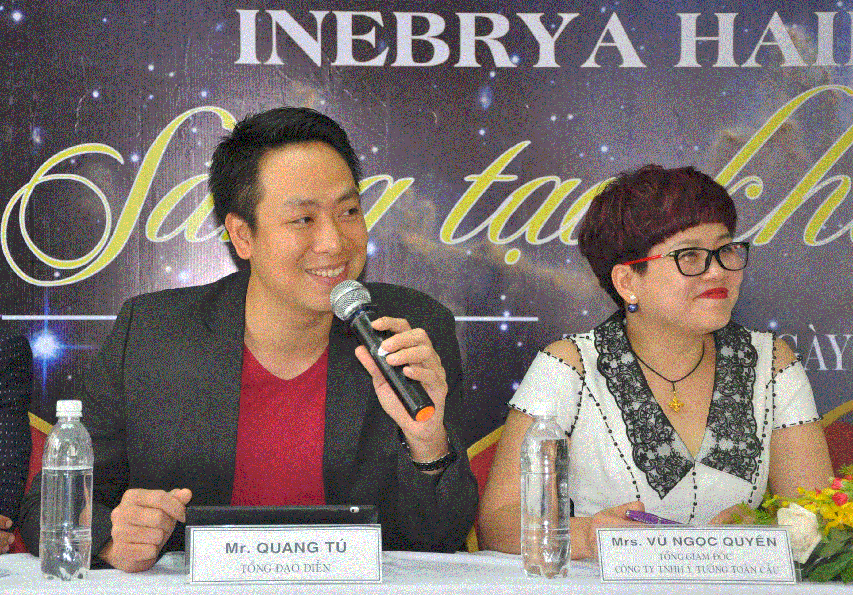 Còn đạo diễn sự kiện Minh Tú và Giám đốc Công ty TNHH Ý tưởng toàn cầu tại buổi họp báo.