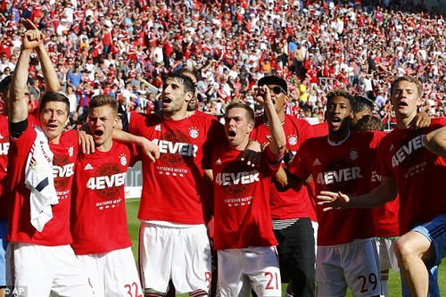 Bayern Munich ăn mừng chức vô địch Bundesliga lần thứ tư liên tiếp!