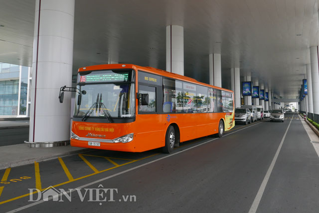 Xe bus chất lượng cao mang số hiệu 86 và được sơn màu cam có biểu tượng cánh chim hòa bình theo đặc trưng cho xe buýt thủ đô Hà Nội. Với sức chứa 80 hành khách, xe buýt chất lượng cao đưa khách tới sân bay Nội Bài (Hà Nội) và ngược lại chạy gần 100 chuyến mỗi ngày.
