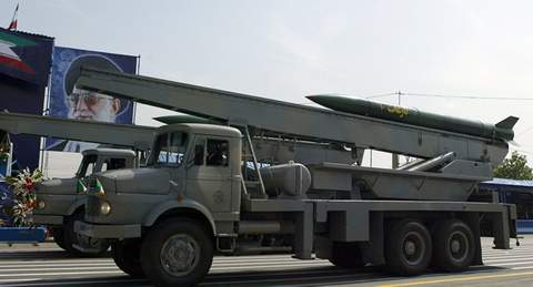 Iran phóng thử thành công lô tên lửa đạn đạo