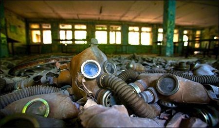 Việc tới tham quan hiện trường các vụ tai nạn hay thảm họa có vẻ trái với lẽ thường, nhưng hiện tại các tour “du lịch thảm họa” này lại đang trở nên phổ biến. Chẳng hạn như khám phá khu nhiễm xạ Chernobyl. Chernobyl được coi là vụ tai nạn nhà máy điện hạt nhân tồi tệ nhất trong lịch sử nhân loại và vẫn còn đầy những điểm nóng bức xạ. Khu vực này của Ukraine hiện nay là một khu đất hoang khổng lồ. 