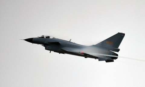 Chiến đấu cơ Trung Quốc lại liều lĩnh chặn máy bay Mỹ ở Biển Đông