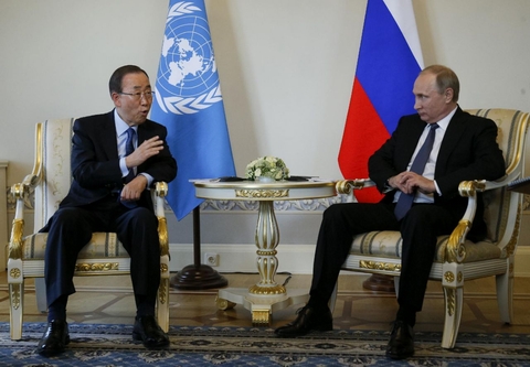 Tổng thư ký Liên Hợp Quốc Ban Ki-moon trong một cuộc gặp với Tổng thống Nga Putin