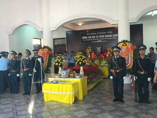 Lễ viếng đại tá Trần Quang Khải được tổ chức theo nghi thức Quân đội nhân dân Việt Nam
