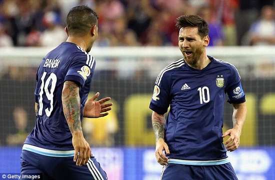  Messi tỏa sáng đưa Argentina vào chung kết