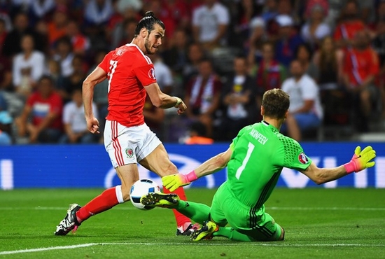 Gareth Bale cho rằng việc xếp trên tuyển Anh là cảm giác rất tuyệt vời