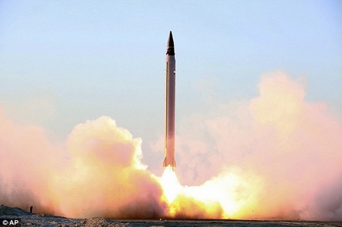 Phương Tây bàng hoàng trước tiết lộ về tên lửa của Iran