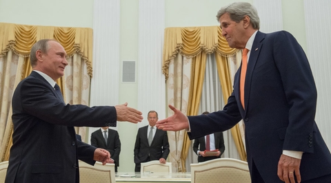 Tổng thống Putin (bên trái) và Ngoại trưởng Kerry