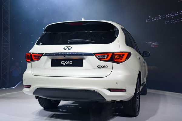 Infiniti_03_resize.jpg