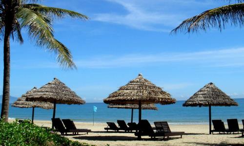 Bãi biển Cửa Đại là điểm du lịch rẻ nhất thế giới