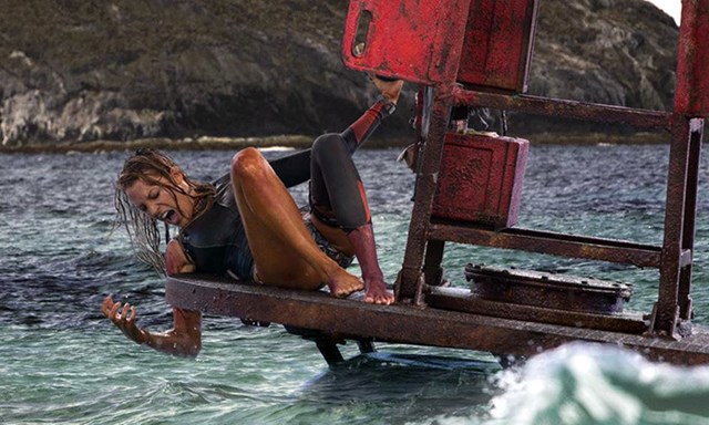 &quot;The Shallows&quot; làm hồi sinh loạt phim về cá mập