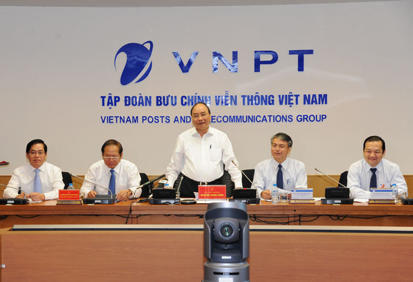 Thủ tướng Chính phủ Nguyễn Xuân Phúc đến thăm và làm việc tại VNPT