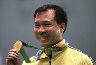 Singapore thưởng huy chương Vàng gấp 100 lần mức của Hoàng Xuân Vinh!
