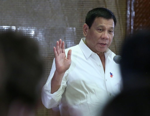 Trung Quốc &quot;chết lặng&quot; trước cảnh báo của Tổng thống Philippines