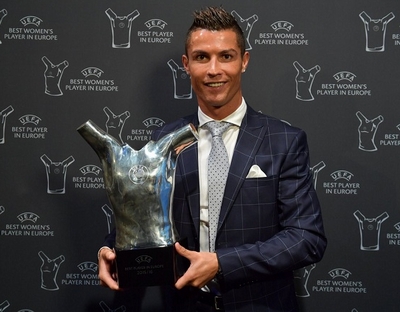 C.Ronaldo đoạt danh hiệu &quot;cầu thủ xuất sắc nhất châu Âu&quot;