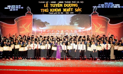 Hà Nội Tuyên dương 100 Thủ khoa tốt nghiệp xuất sắc