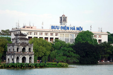 Hà Nội: Cơ quan, nhà dân mở cửa nhà vệ sinh cho khách du lịch