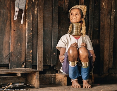 Bí mật về bộ lạc &quot;cổ dài&quot; ở Myanmar