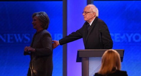 Bà Hillary và ông Sanders