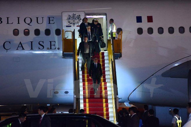 Tổng thống Pháp đến Hà Nội