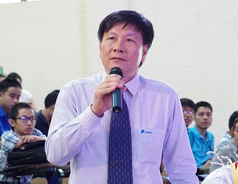 Ông Đinh Minh Sơn - Giám đốc công ty Phát triển Dịch vụ Truyền thông chia sẻ thông tin tại buổi giao lưu.