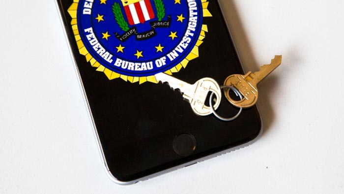 FBI bị kiện vì hack điện thoại của khủng bố