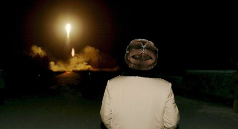 Sợ bị lật đổ, Kim Jong Un tung vũ khí khủng khiếp nhất