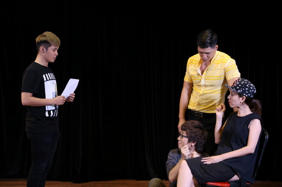 Bình Minh và Thu Trang đích thân lên sân khấu để “truyền bí kíp” kinh nghiệm diễn xuất cho các bạn trẻ trong buổi casting bộ phim sitcom “Gia Đình Là Số 1” phiên bản Việt.