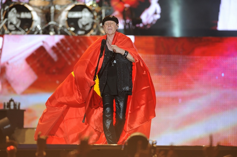 Fans Việt khản cổ, lạc giọng với phần trình diễn máu lửa của Scorpion