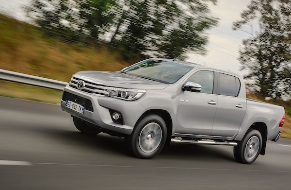 Thái Lan: Toyota Hilux 2016 hồi sinh