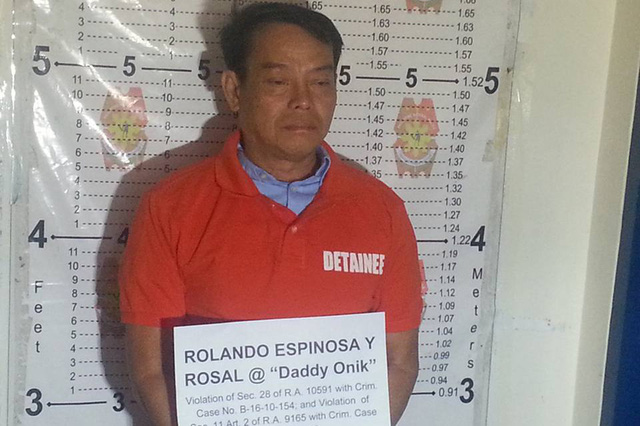 Rolando Espinosa tại sở cảnh sát (Ảnh: ABS News)