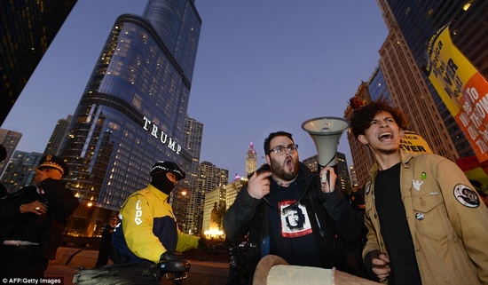 Hình ảnh biểu tình tại Chicago