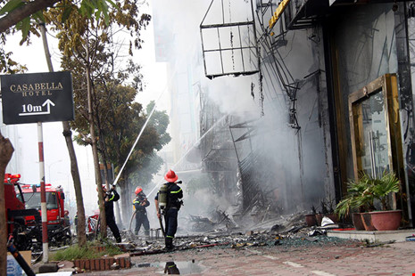 Vụ cháy quán karaoke trên đường Trần Thái Tông, phường Dịch Vọng Hậu, quận Cầu Giấy vào chiều ngày 1/11 khiến 13 người chết. Ảnh:Phi Hùng