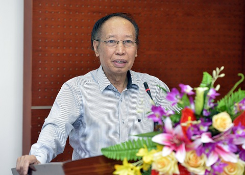 Ông Phạm Huy Hoàn - Trưởng ban tổ chức Giải thưởng phát biểu trước Hội đồng Giám khảo Chung khảo.
