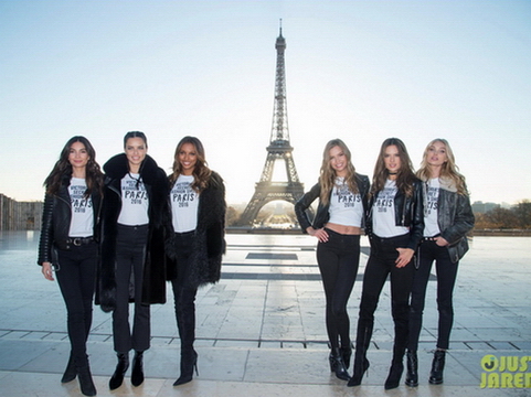 Dàn thiên thần Victoria's Secret khoe dáng dưới chân tháp Eiffel