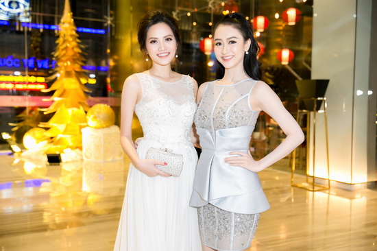Á hậu Hà Thu hiện là bà chủ chuỗi cửa hàng ẩm thực Huế còn Hoa hậu gốc Hải Phòng cũng đang mở rộng thương hiệu thời trang đang rất thành công của mình.