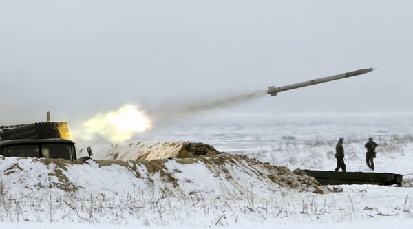 Ukraine mạo hiểm dùng tên lửa &quot;đùa giỡn&quot; với gấu Nga?