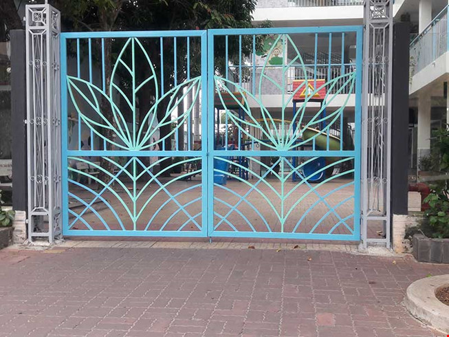 Hiện trường phía cổng trường mầm non ở phường 8, TP Vũng Tàu, nơi cháu H. bị chích kim tiêm có máu của người bị nhiễm HIV. Ảnh: SONG NGUYỄN