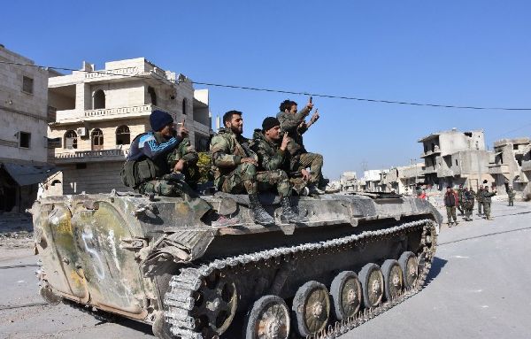 Phe nổi dậy Syria lũ lượt đầu hàng, dâng nộp thành trì