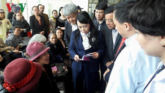 Bộ trưởng Y tế Nguyễn Thị Kim Tiến kiểm tra tại Bệnh viện K Trung ương