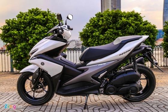 Yamaha NVX đang có mức chênh 4 triệu đồng mỗi bản so với giá đề xuất. Ảnh: Thạch Lam.