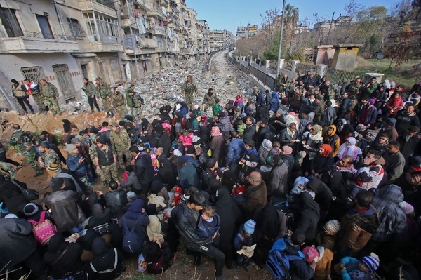 Người dân ở Aleppo đang phải sơ tán khỏi các khu vực chiến sự căng thẳng