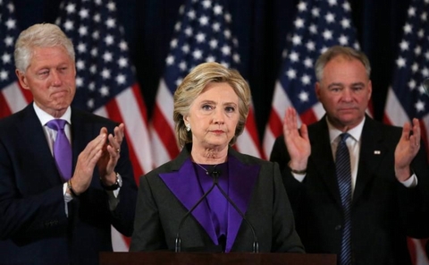 Hillary Clinton &quot;chết lặng&quot; trước kết quả kiểm phiếu quá bất ngờ