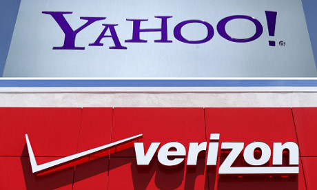 Vụ chuyển nhượng khiến người tiêu dùng tiếc nuối nhất là tượng đài trong ngành công nghiệp internet Yahoo phải bán mình cho Verizon với giá 5 tỷ USD. Việc thâu tóm Yahoo giúp Verizon tăng cường hoạt đọng ở mảng kinh doanh Internet. Ảnh: RT.