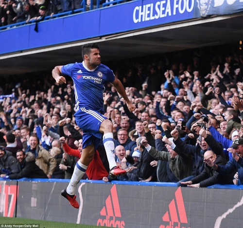 Costa ghi bàn thắng duy nhất đưa Chelsea trở lại ngôi đầu bảng