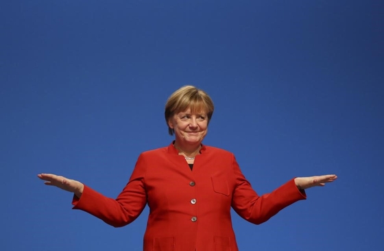 Người quyền lực thứ 3 thế giới được Forbes vinh danh là bà Angela Merkel, thủ tướng Đức. Trước đó, nhà lãnh đạo nền kinh tế trụ cột của châu Âu cũng được Forbes xếp hạng là người phụ nữ quyền lực nhất.